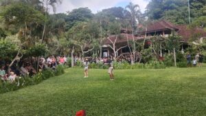 Mahasiswa STIEPAR API Yogyakarta Belajar Manajemen Ekowisata di Bali Bird Park