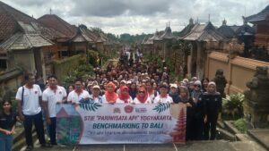 Di Desa Adat Penglipuran, Mahasiswa STIEPAR API Yogyakarta Pelajari Peran Local Wisdom
