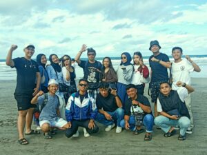 Nikmati Kuta Bali, Mahasiswa STIEPAR API Yogyakarta Pelajari Maskot Destinasi